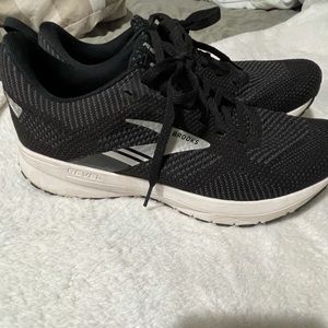 Like new brooks revel 5